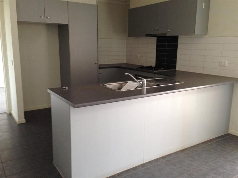 7 Pioneer Dr, Deer Park VIC 3023