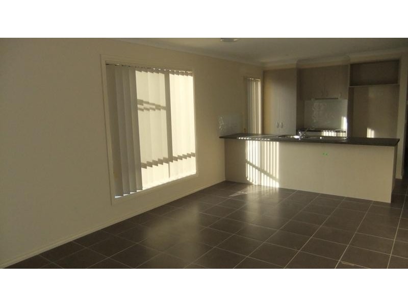 132 Phillip Dr, Sunbury VIC 3429