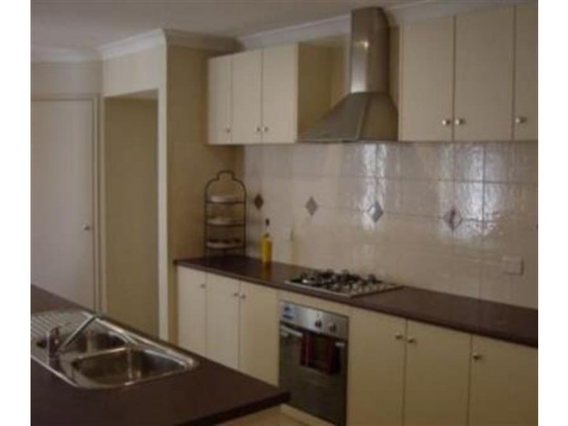 8 Redcliffe Tce, Doreen VIC 3754