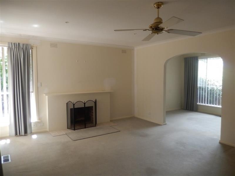 10 Hertford Ct, Wantirna South VIC 3152