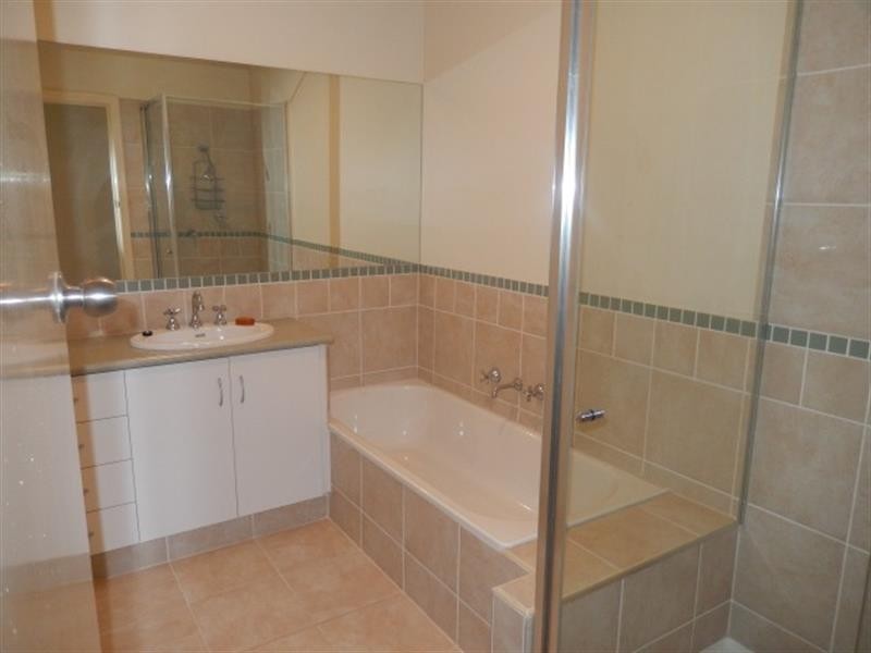 10 Hertford Ct, Wantirna South VIC 3152