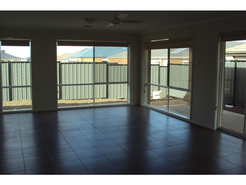 16 Colby Lnk, Derrimut VIC 3030