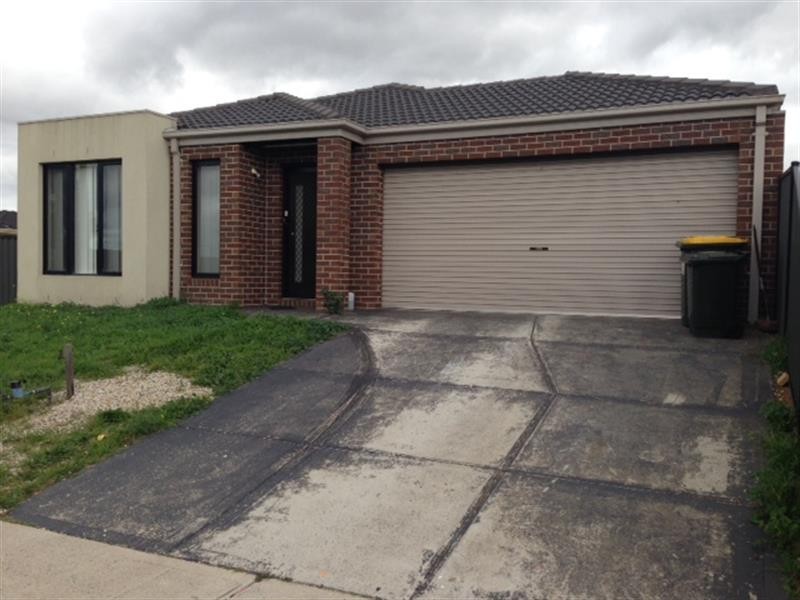 28 Tiverton Pkwy, Derrimut VIC 3030