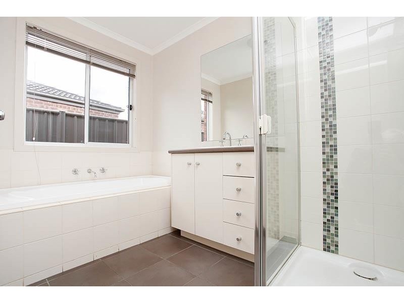 21 Pioneer  Dr, Deer Park VIC 3023