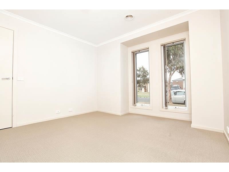 21 Pioneer  Dr, Deer Park VIC 3023