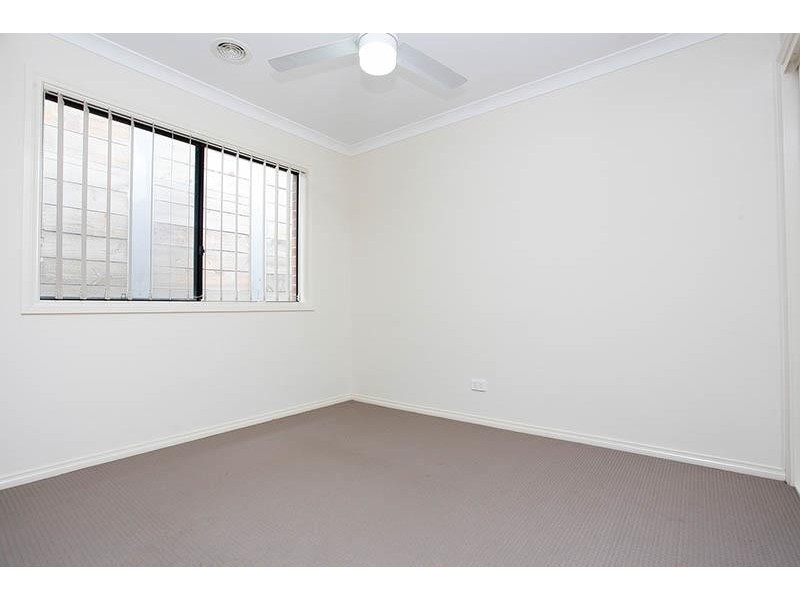 104 Phillip Dr, Sunbury VIC 3429