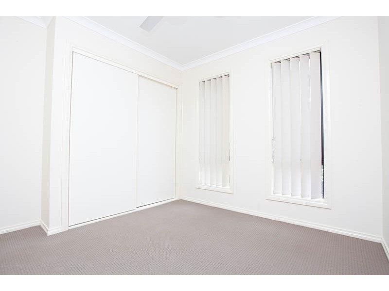 104 Phillip Dr, Sunbury VIC 3429