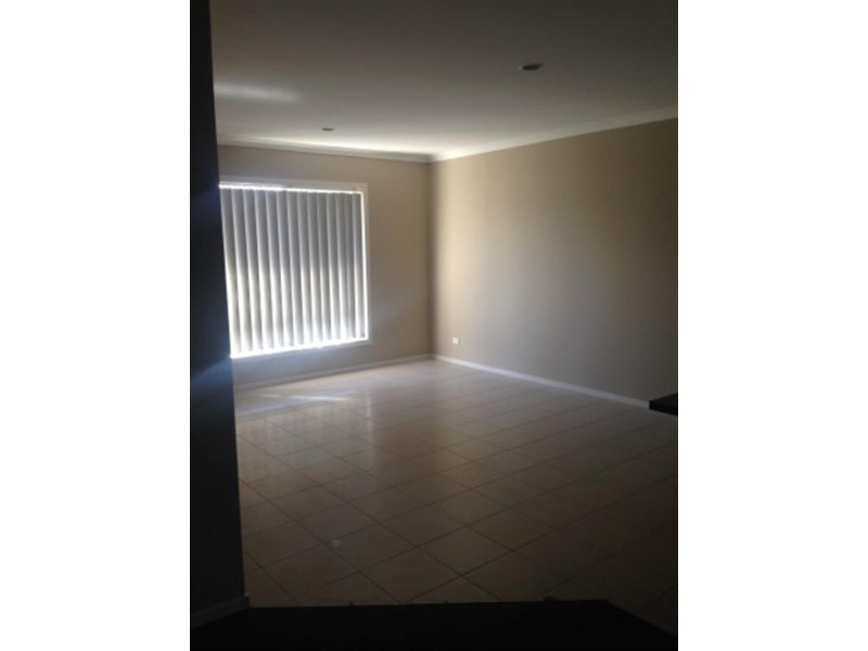 34 Nagle Dr, Sandhurst VIC 3977