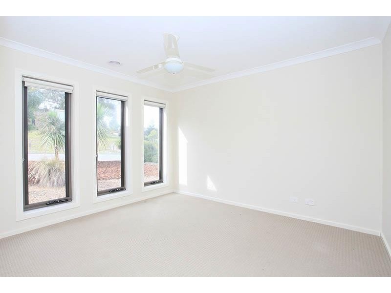 5 Foothills  St, Doreen VIC 3754