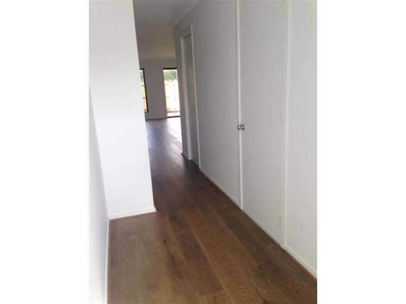 35 Willow Glen Bvd, Cranbourne VIC 3977