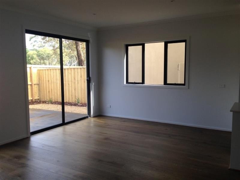 35 Willow Glen Bvd, Cranbourne VIC 3977