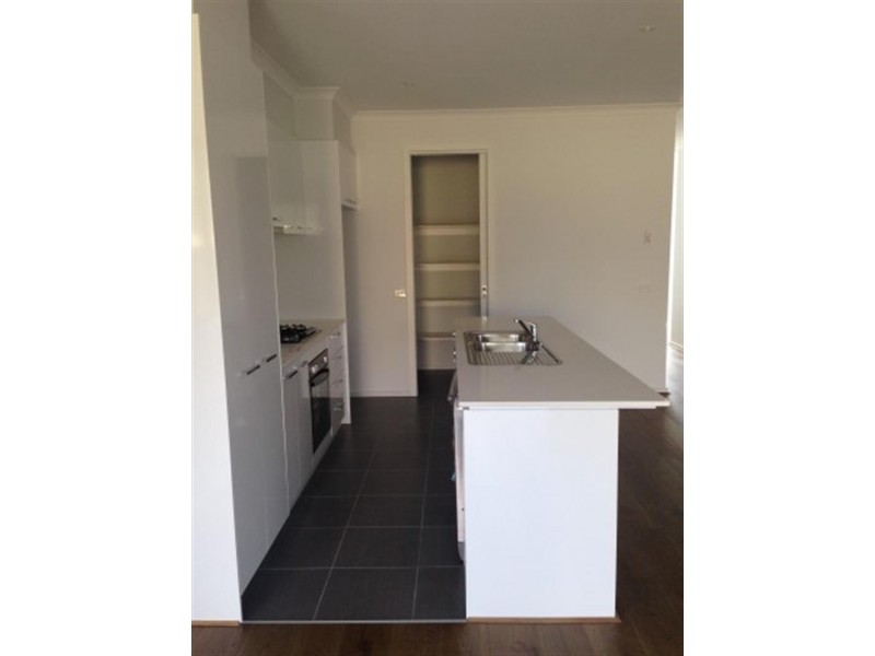 35 Willow Glen Bvd, Cranbourne VIC 3977