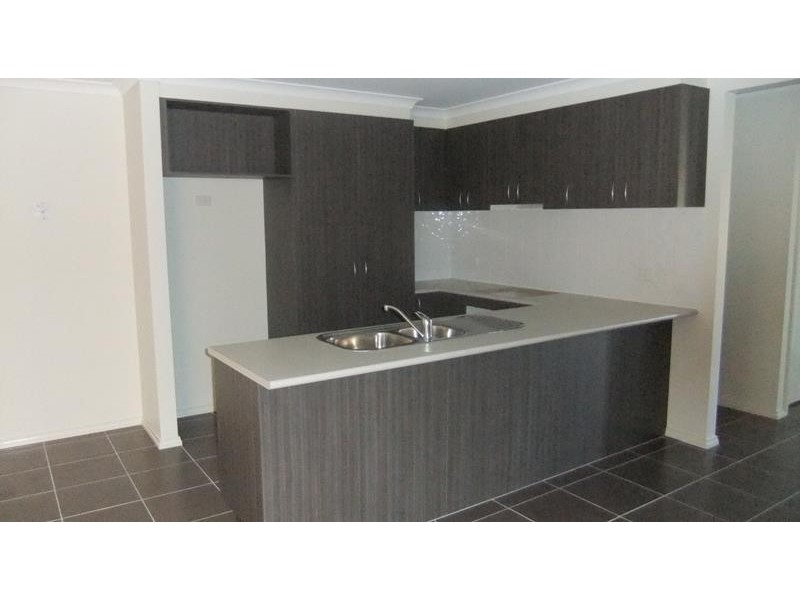 187 Phillip Dr, Sunbury VIC 3429