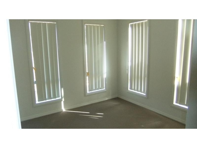 187 Phillip Dr, Sunbury VIC 3429