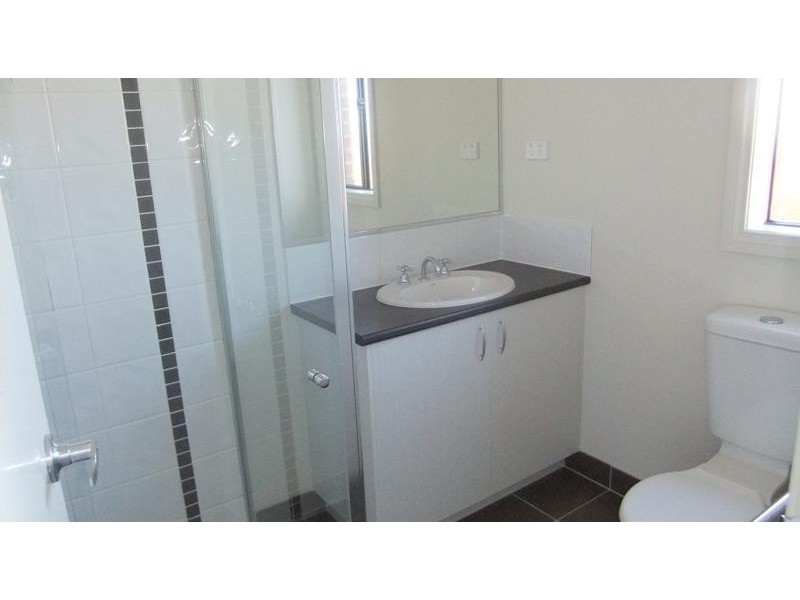 187 Phillip Dr, Sunbury VIC 3429