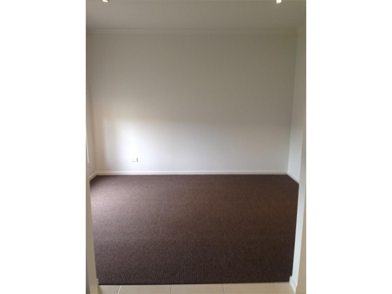 39 Hollaway Dr, Mernda VIC 3754