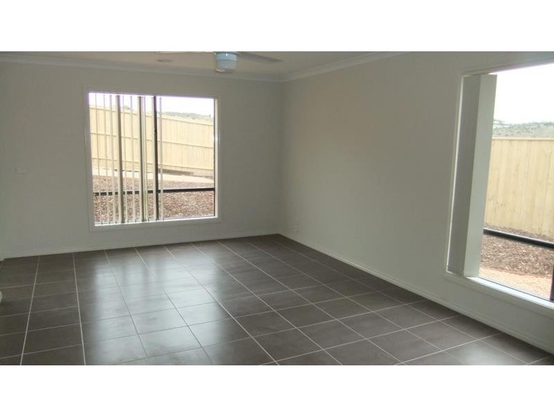 120 Phillip Dr, Sunbury VIC 3429