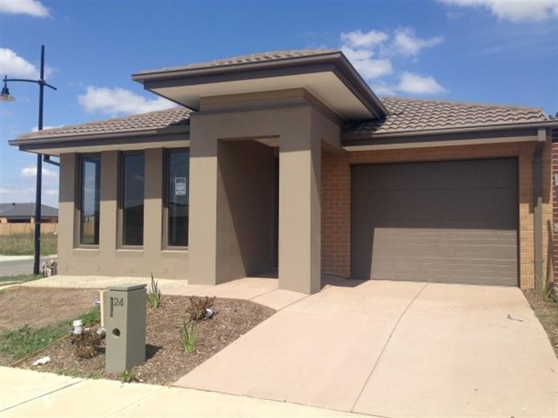 24 Collinson Way, Officer VIC 3809