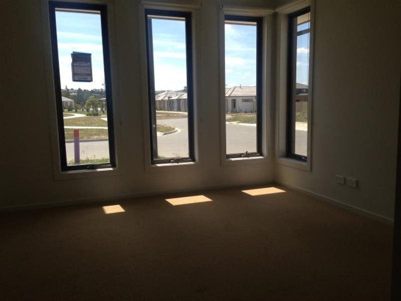 24 Collinson Way, Officer VIC 3809