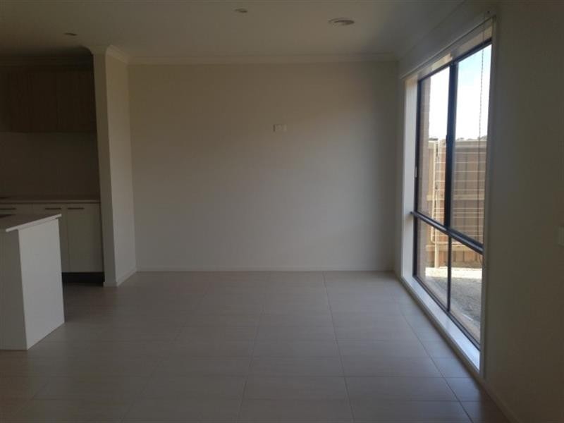 24 Collinson Way, Officer VIC 3809