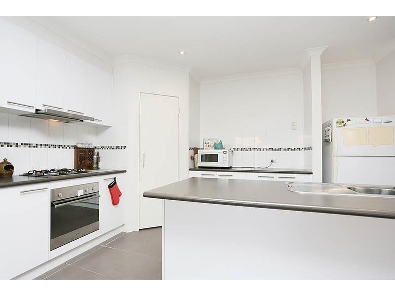 71 Charteris Dr, Craigieburn VIC 3064