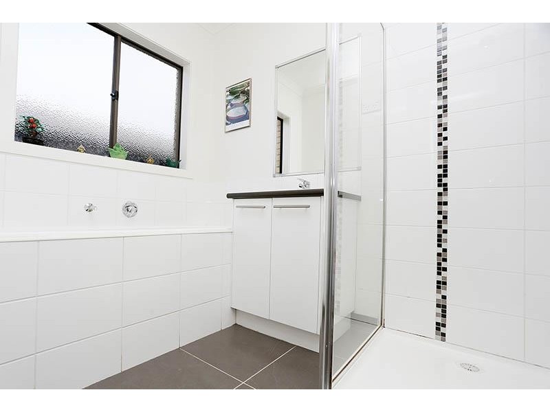 71 Charteris Dr, Craigieburn VIC 3064