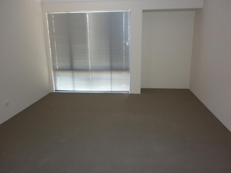 1 Pineroo Tce, Ellenbrook WA 6069