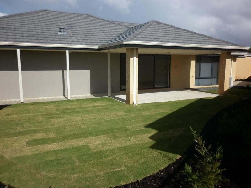 1 Pineroo Tce, Ellenbrook WA 6069