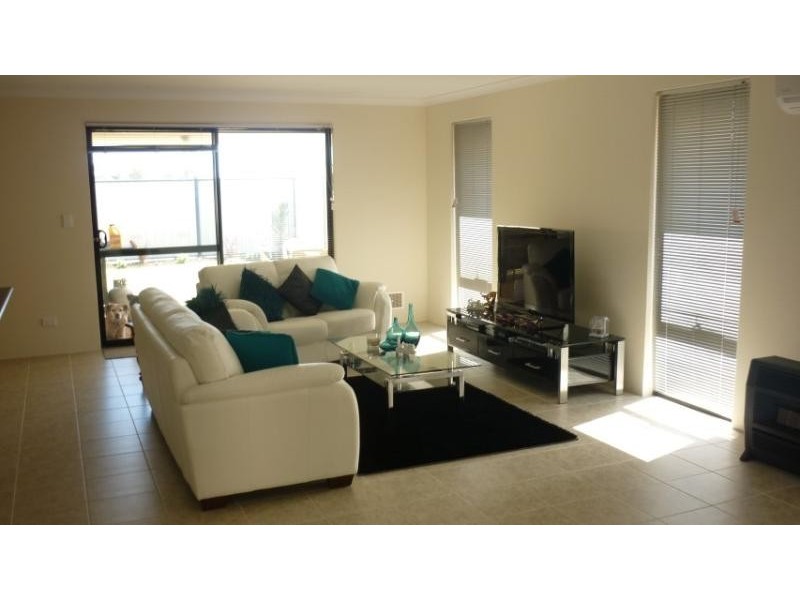 6 St Pierre  Loop, Meadow Springs WA 6210