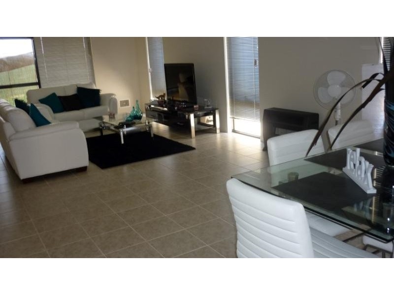 6 St Pierre  Loop, Meadow Springs WA 6210