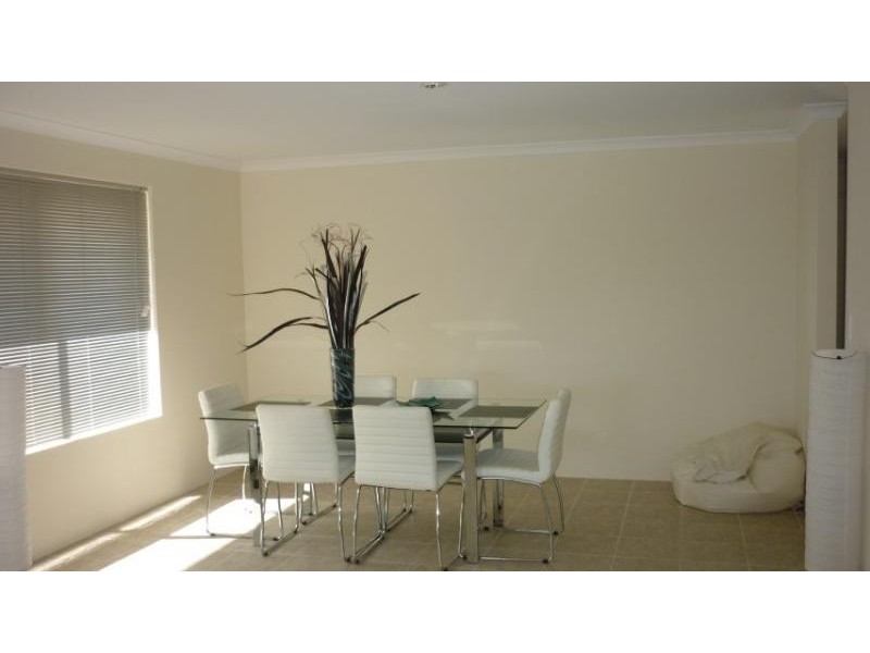 6 St Pierre  Loop, Meadow Springs WA 6210