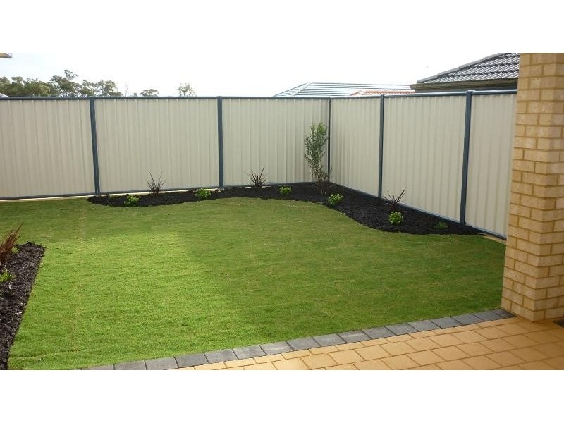 6 St Pierre  Loop, Meadow Springs WA 6210