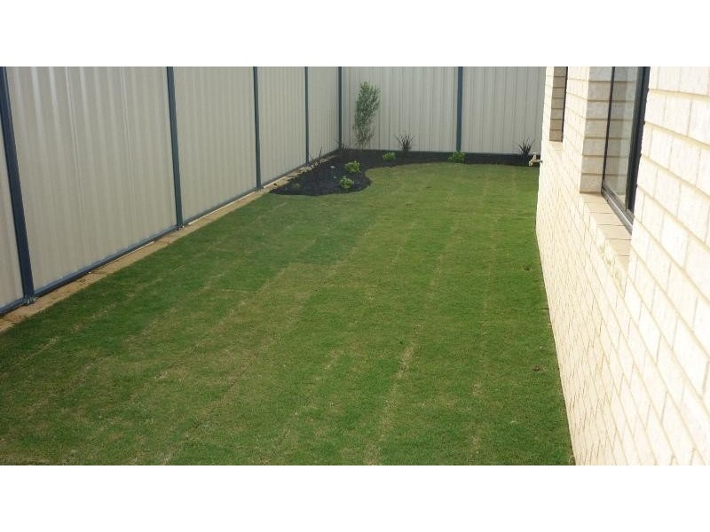 6 St Pierre  Loop, Meadow Springs WA 6210