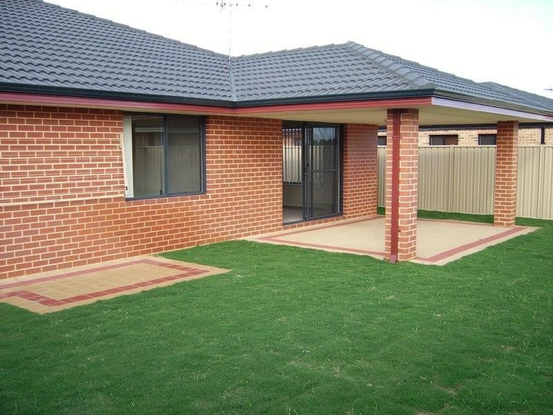 31 Giglia Dr, Sinagra WA 6065