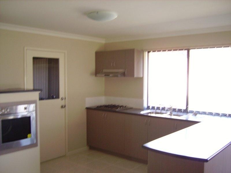 31 Giglia Dr, Sinagra WA 6065