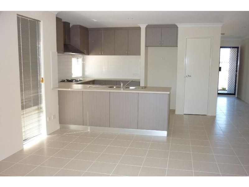 14 Illyarrie Ave, Falcon WA 6210