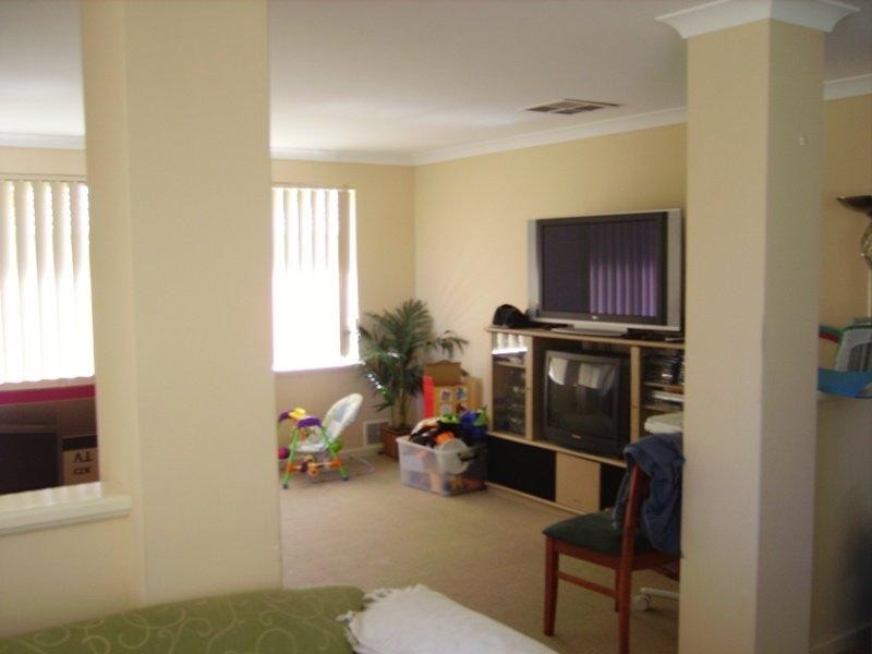 13 Blade  Rd, Canning Vale WA 6155