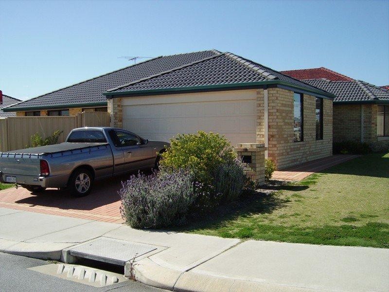 13 Blade  Rd, Canning Vale WA 6155