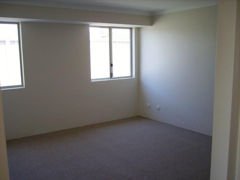 45 Sacremento Parade Pde, Hocking WA 6065