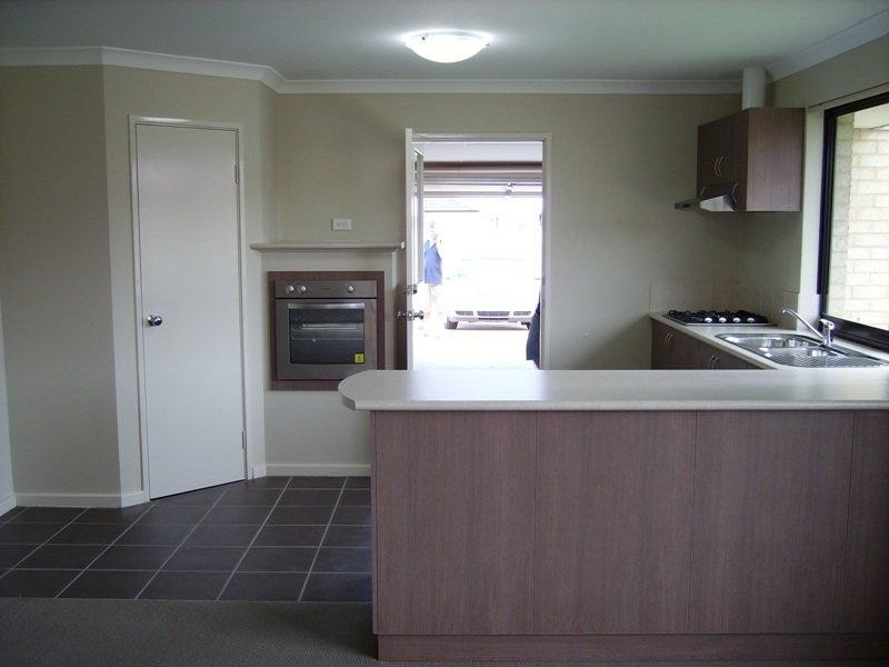 10 Kara  Turn, Canning Vale WA 6155