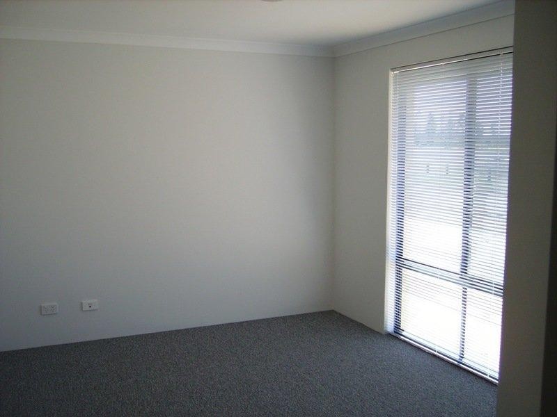 53 Shiralee Bend Bend, Carramar WA 6031