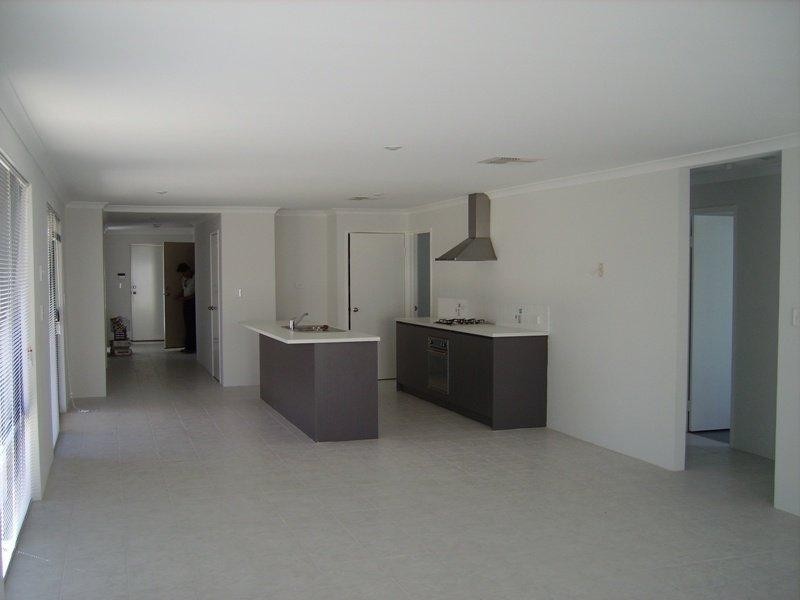 53 Shiralee Bend Bend, Carramar WA 6031