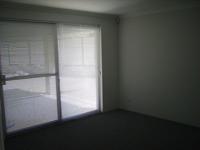 53 Shiralee Bend Bend, Carramar WA 6031