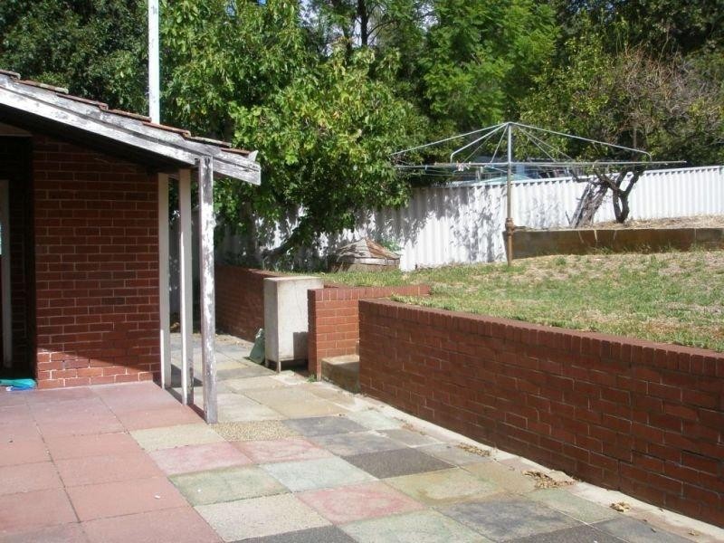 34 Grafton Road St, Bayswater WA 6053