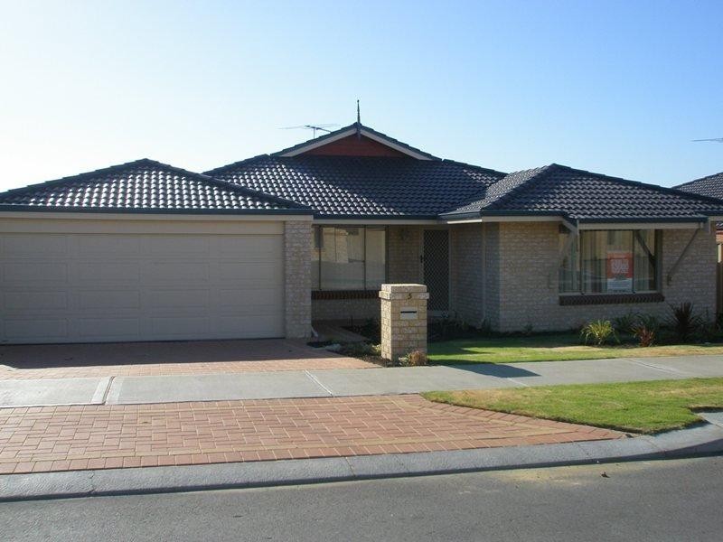 5 Castanet Drive Dr, Madeley WA 6065