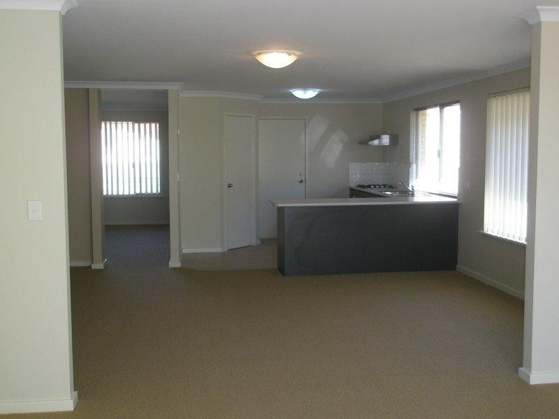 5 Castanet Drive Dr, Madeley WA 6065