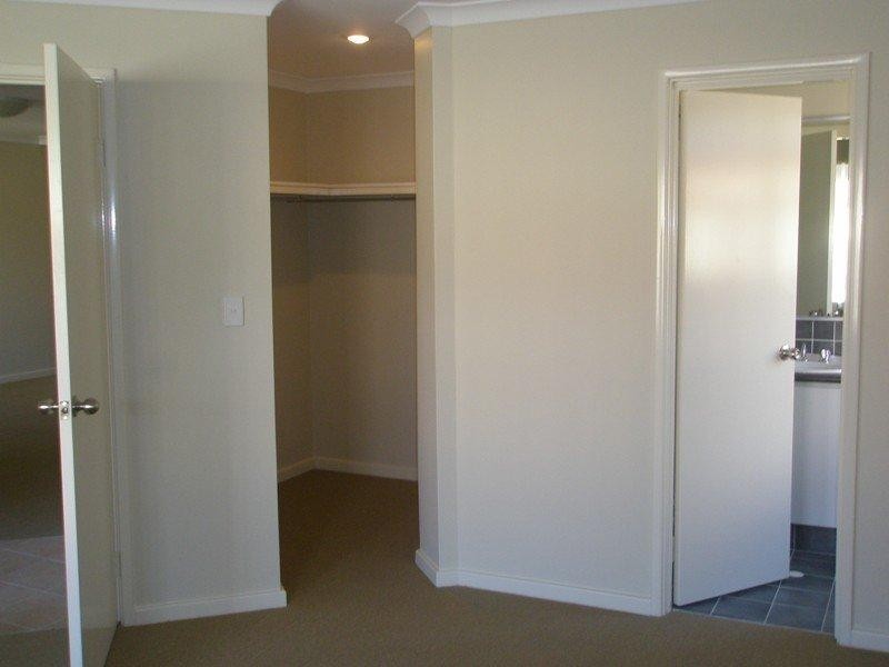 5 Castanet Drive Dr, Madeley WA 6065