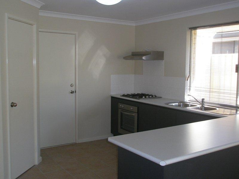 5 Castanet Drive Dr, Madeley WA 6065