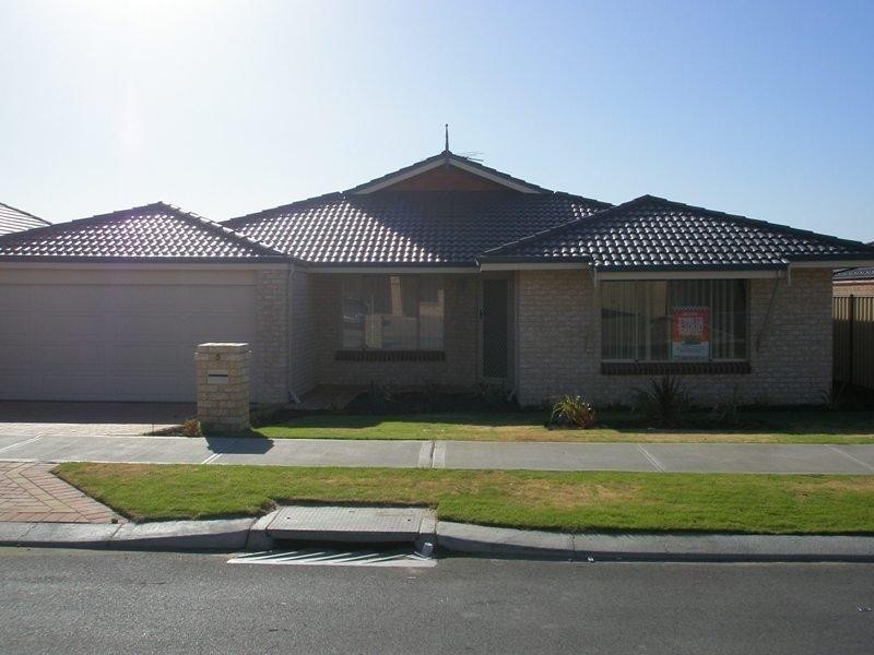 5 Castanet Drive Dr, Madeley WA 6065