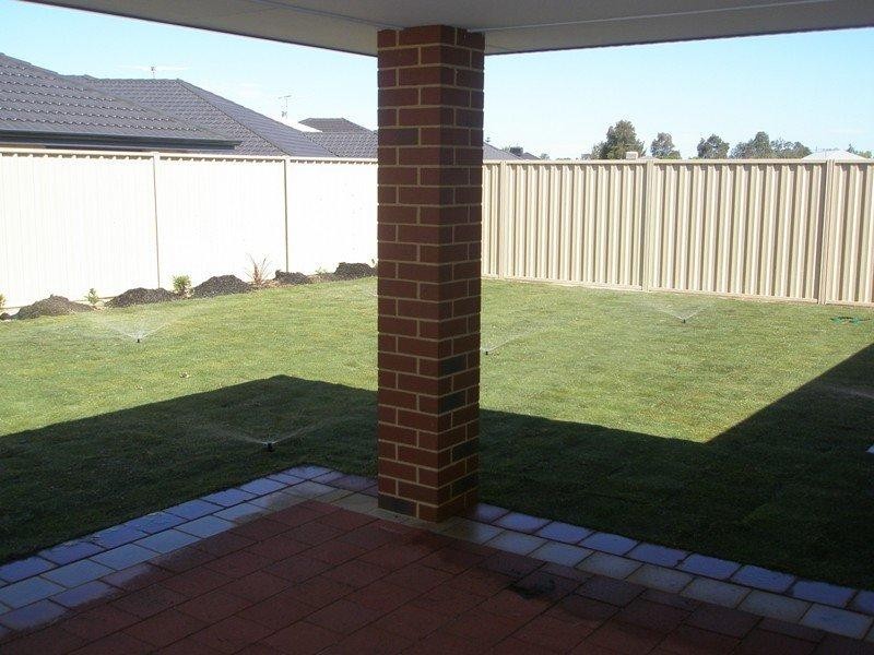 12 Giglia Drive Dr, Sinagra WA 6065